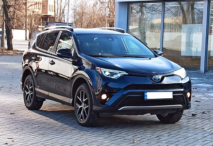 Продам Toyota Rav 4 Hybrid SE 2017 года в Днепре