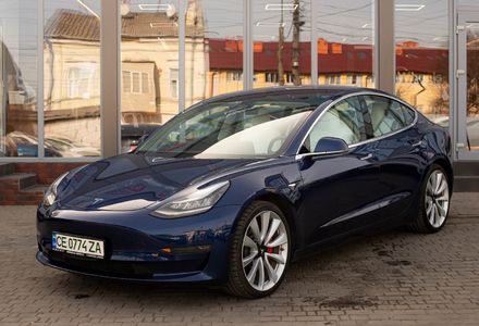 Продам Tesla Model 3 Long Range Performance 2018 года в Черновцах