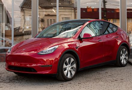 Продам Tesla Model Y Long Range AWD 2020 года в Черновцах