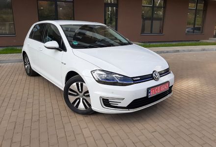 Продам Volkswagen e-Golf на заряді 300+ 2018 года в Львове