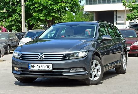 Продам Volkswagen Passat B8 1.6TDI DSG Comfortline 2016 года в Днепре