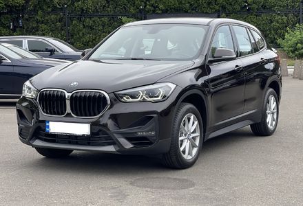 Продам BMW X1 SDrive 18i 2022 года в Киеве