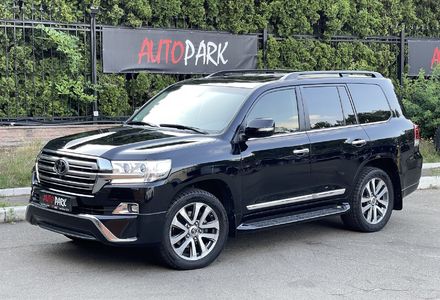 Продам Toyota Land Cruiser 200 2016 года в Киеве