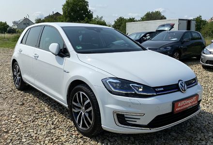 Продам Volkswagen e-Golf 35.8 kWh 100 кВт/136 к.с. 2020 года в Львове