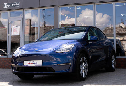 Продам Tesla Model Y Standart Range 2021 года в Черновцах