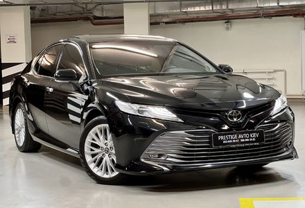 Продам Toyota Camry Premium + 2019 года в Киеве