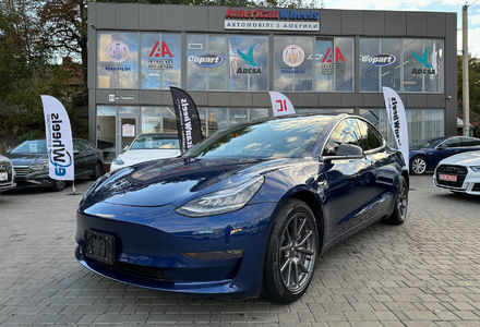 Продам Tesla Model 3 Dual motor Long Range 2019 года в Черновцах