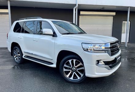 Продам Toyota Land Cruiser 200 2019 года в Киеве