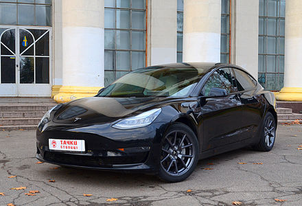 Продам Tesla Model 3 2020 года в Киеве