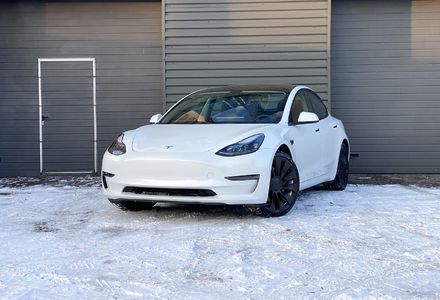 Продам Tesla Model 3 Long Range Performance  2023 года в Киеве