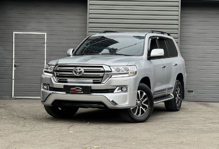 Продам Toyota Land Cruiser 200 2018 года в Киеве