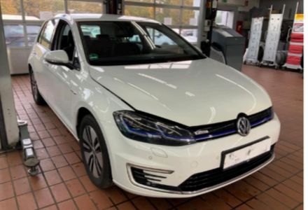 Продам Volkswagen e-Golf Comfortline electric 100kW 2020 года в Львове