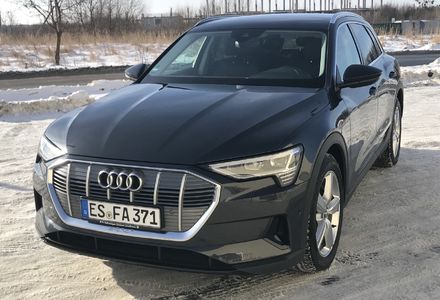 Продам Audi E-Tron Basis quattro 50 230kW 2020 года в Львове