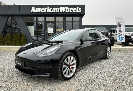 Продам Tesla Model 3 PERFOMANCE 2018 года в Черновцах