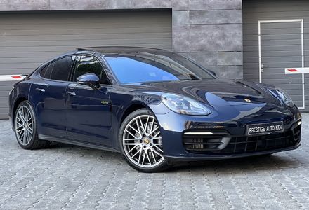 Продам Porsche Panamera HYBRID  2023 года в Киеве