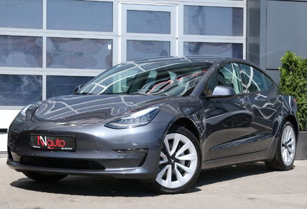 Продам Tesla Model 3 2023 года в Одессе