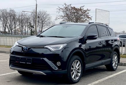 Продам Toyota Rav 4 2018 года в Днепре