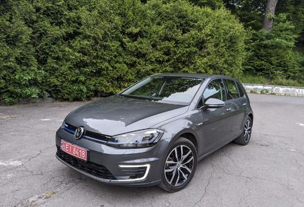 Продам Volkswagen e-Golf CCS NAVI KLIMA LED  2019 года в Львове