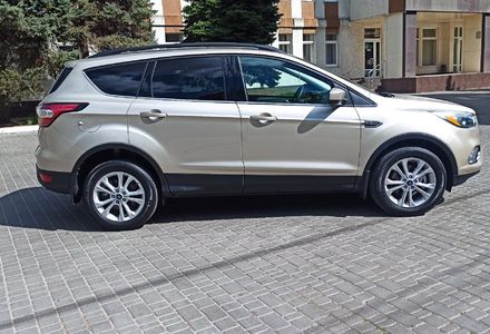 Продам Ford Escape титаниум 2017 года в Одессе