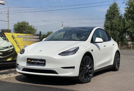 Продам Tesla Model Y Performance 2021 года в Луцке