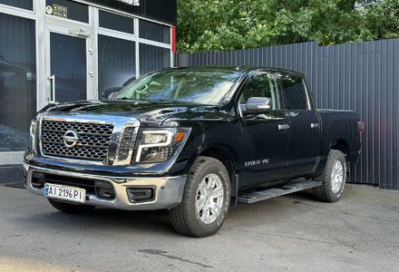 Продам Nissan Titan SV 4x4 2018 года в Киеве