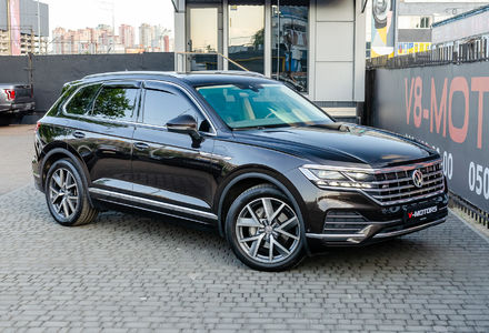 Продам Volkswagen Touareg 3.0TDI  2018 года в Киеве