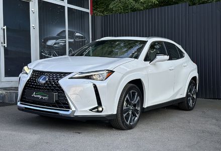 Продам Lexus LF UX250 Hybrid 2022 года в Киеве