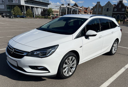 Продам Opel Astra K 2016 года в Киеве