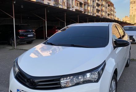 Продам Toyota Corolla офицал 2014 года в Одессе