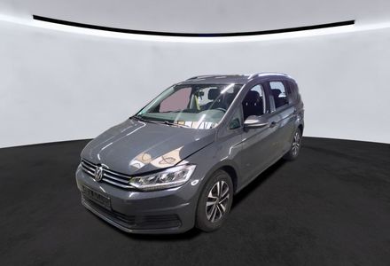 Продам Volkswagen Touran 2.0  90квт Мех  2021 года в Львове