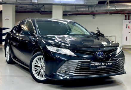 Продам Toyota Camry 2.5 Hybrid E-CVT 2019 года в Киеве