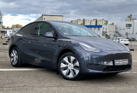 Продам Tesla Model Y 2022 года в Киеве