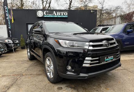 Продам Toyota Highlander 2019 года в Черновцах