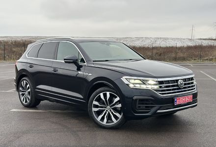 Продам Volkswagen Touareg 4.0 TDI V8 R-line  2020 года в Ровно