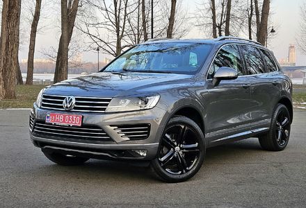 Продам Volkswagen Touareg Executive Edition /R-Line 2017 года в Киеве