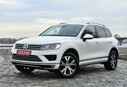 Продам Volkswagen Touareg 2015 года в Киеве