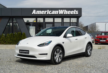 Продам Tesla Model Y Long Range Dual Motor 2023 года в Черновцах