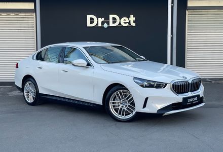 Продам BMW 540 i5 eDrive 40 2024 года в Киеве