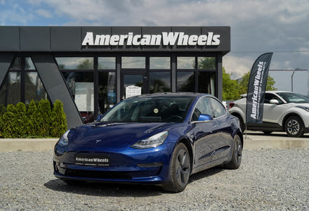 Продам Tesla Model 3 Long Range Dual Motor AWD 2020 года в Черновцах