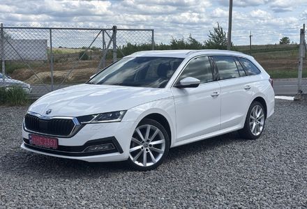 Продам Skoda Octavia 2.0 110квт DSG Style 2022 года в Львове