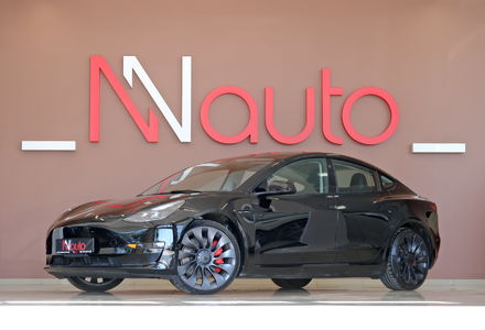 Продам Tesla Model 3 Performance Dual Motor 2024 года в Одессе