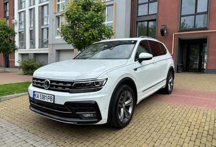 Продам Volkswagen Tiguan 4Motion Premium R-Line, 220 кс 2020 года в Киеве