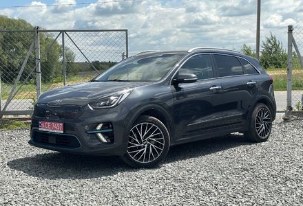 Продам Kia Niro 64 kw 2019 года в Львове
