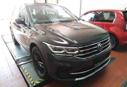Продам Volkswagen Tiguan 2.0 TDI 147kW 7-DSG Elegance 2021 года в Львове