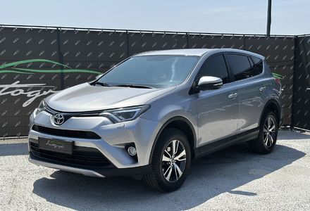Продам Toyota Rav 4 4х4 Premium 2017 года в Киеве