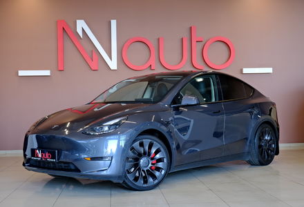 Продам Tesla Model Y Performance Dual Motor 2023 года в Одессе