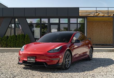 Продам Tesla Model 3 Long Range Dual Motor 2021 года в Черновцах
