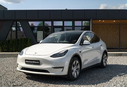 Продам Tesla Model Y Long Range Dual Motor 2022 года в Черновцах