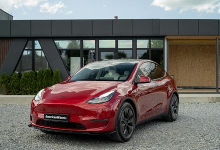 Продам Tesla Model Y Long Range Dual Motor 2020 года в Черновцах