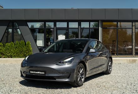Продам Tesla Model 3 Long Range Dual Motor 2022 года в Черновцах
